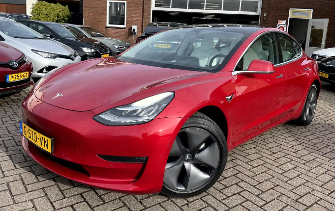 TESLA MODEL 3 (01/12/2019) - 